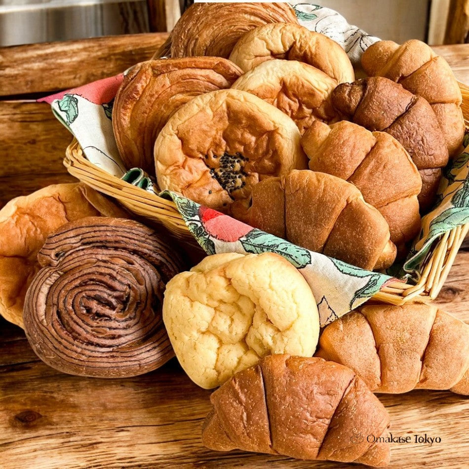 Assorted Japanese Sweet Bread Long-Life Breadbox by Como’s Bakery 11 flavors (14pc)