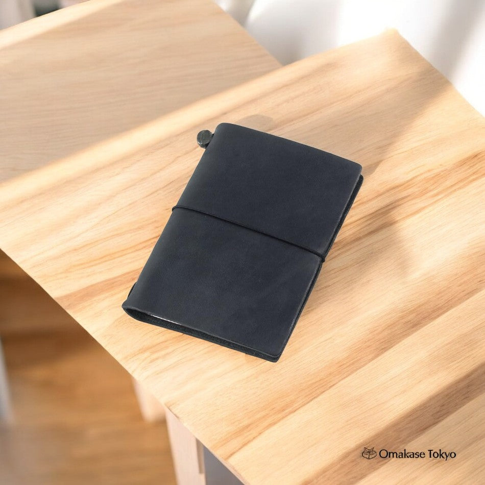 Traveler’s Notebook – Passport Size (Black)