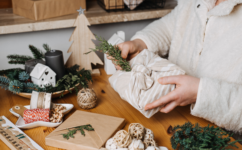 Zero-Waste Gift Wrapping Ideas: Master the Art of Furoshiki Cloth Wrap ...