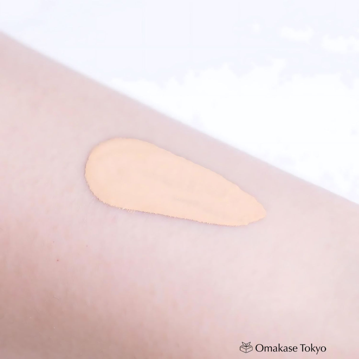 Chifure UV Liquid Foundation 32 Ocher SPF Protection Long-lasting Coverage