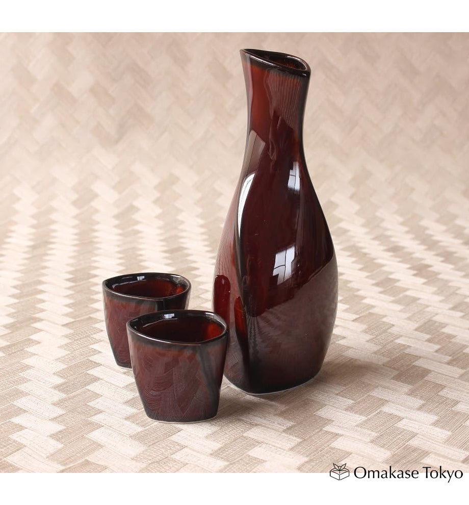 Ale-net Lacquered Folded Tokkuri (Small) & 2 Sake Cups Set, Mino Ware Ceramic