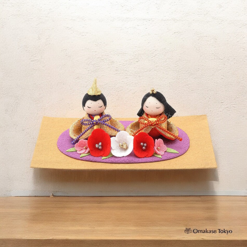Poupée assise dorée Ryukodo