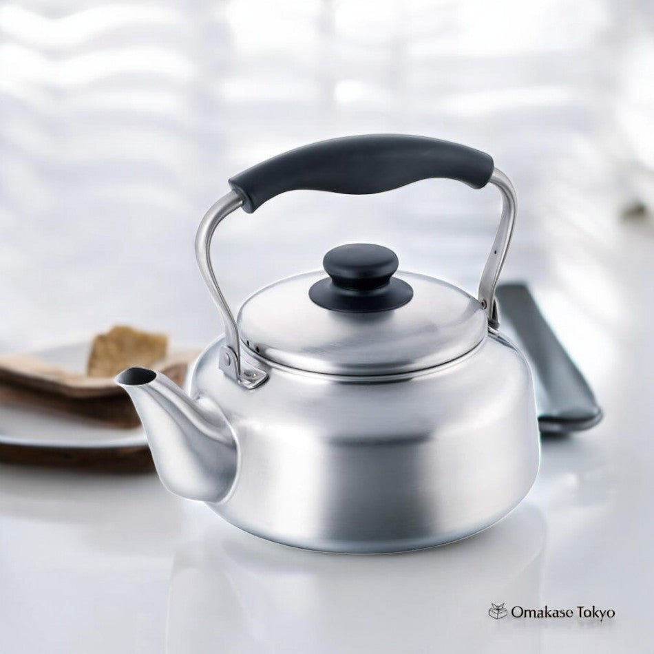 Sori Yanagi Stainless Steel Kettle-2.5 Liters