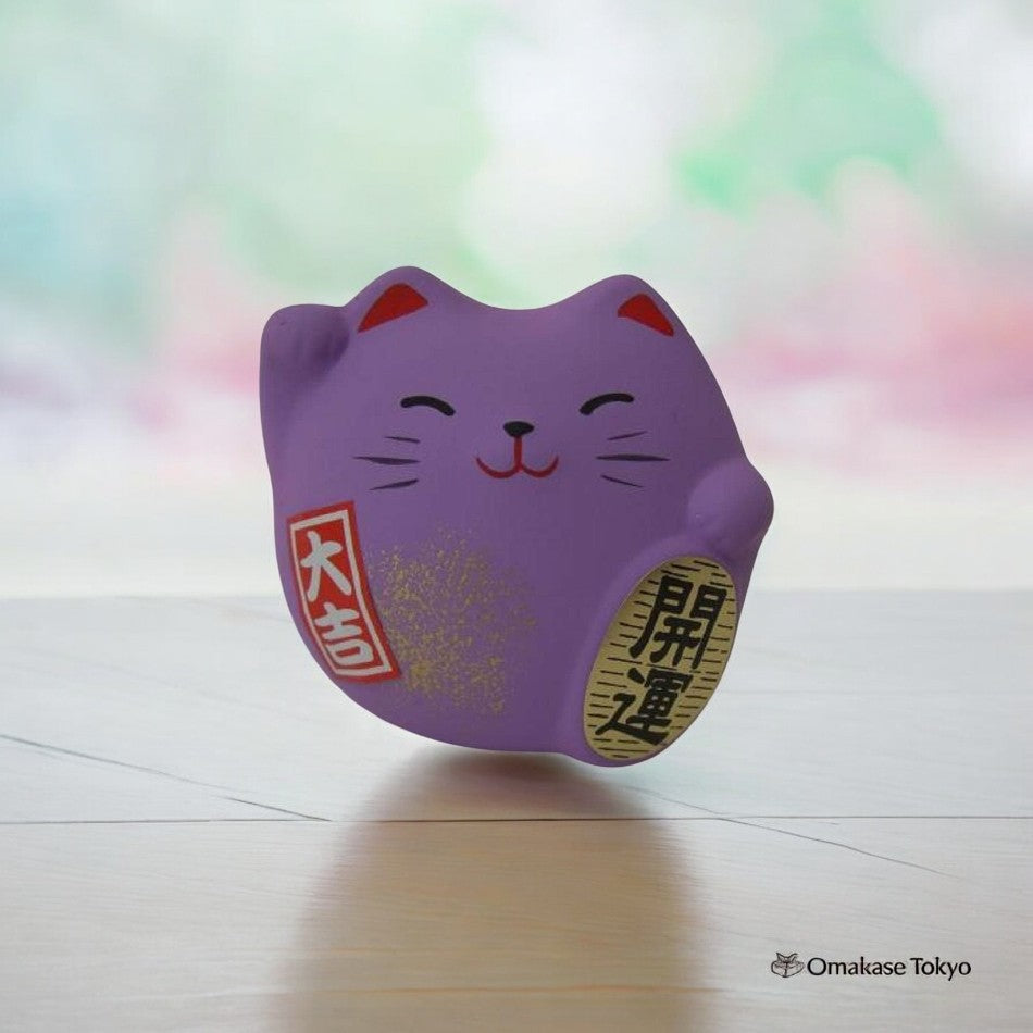 风水招财猫雕像 – 赤壁猫（紫色薰衣草）